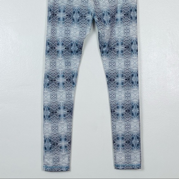 Varley Snake Print Mesh Insert 7/8 Leggings Sz M - Picture 8 of 12
